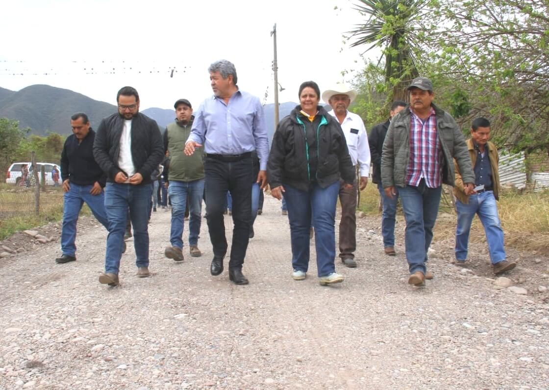 Rehabilita Xico González más de 7mil metros de caminos rurales