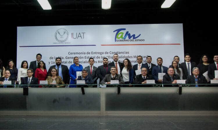 Entregan UAT y Secretaría de Salud a egresados de especialidades médicas