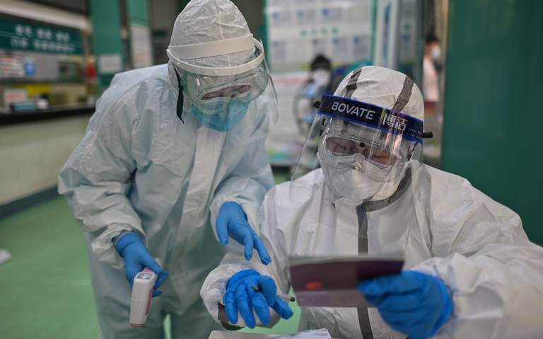 China corrige balance de muertos por Covid-19 tras críticas internacionales