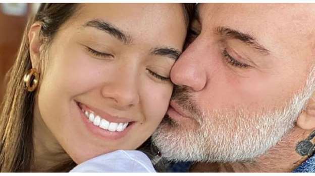 Las cosas que podrían pasar si sales con alguien mayor que tú
