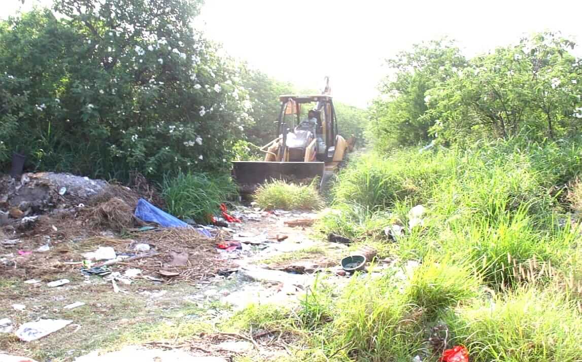 Limpia Ayuntamiento de Victoria, basureros clandestinos en Colonia Lucio Blanco