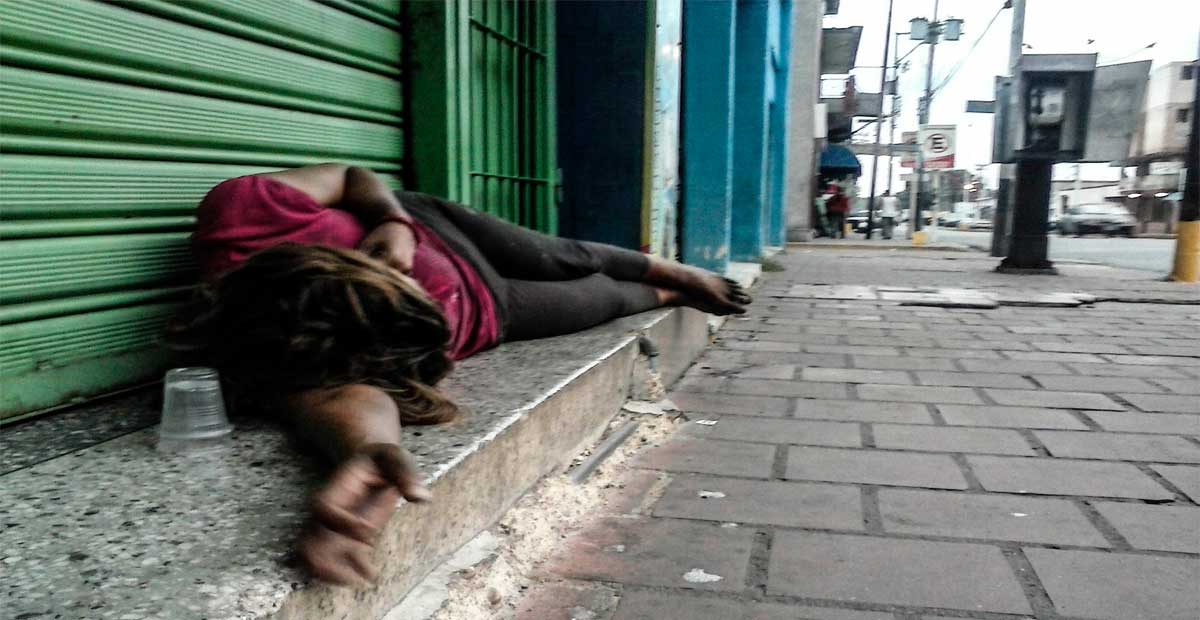 Hombre es acusado de envenenar a indigentes y grabarlos mientras agonizan