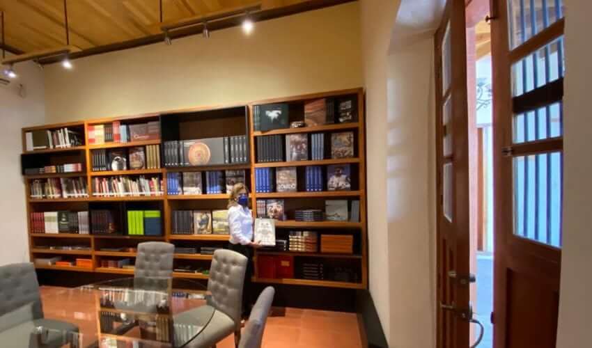 Cultura Tamaulipas recibe donación de acervo literario por parte de fomento cultural Banamex