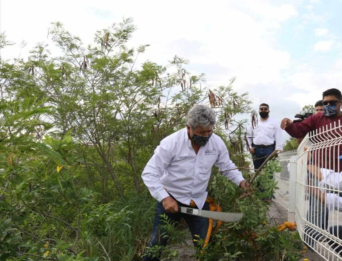 Continúa mantenimiento de drenes en Victoria