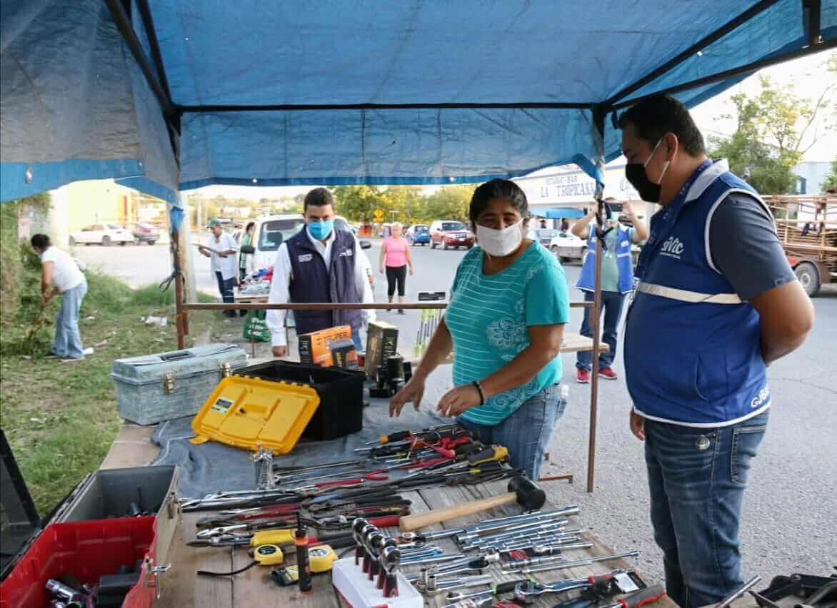 Supervisan Estado y Municipio reapertura gradual del 25% de tianguis en Victoria