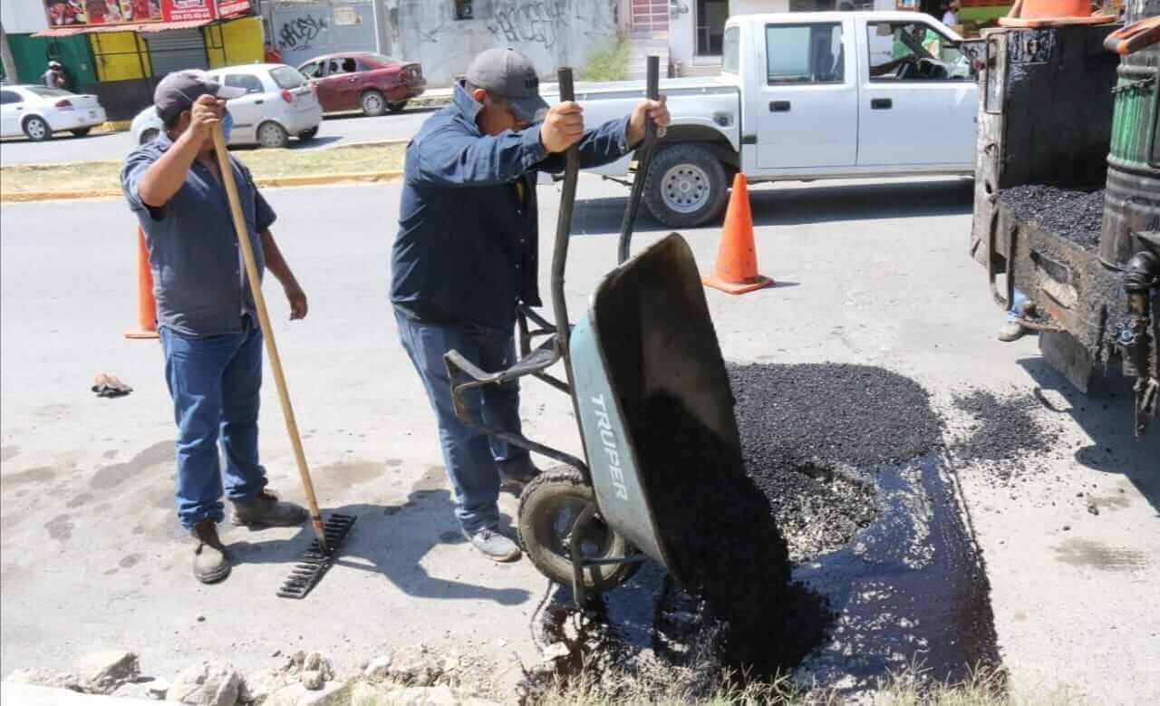 Gobierno de Victoria continúa con bacheo en poniente de la ciudad