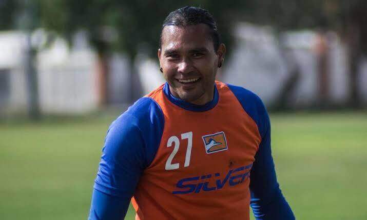 “Gullit” Peña se va de Correcaminos