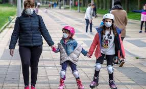 OMS: Niños entre 6 y 11 años también deben usar mascarillas