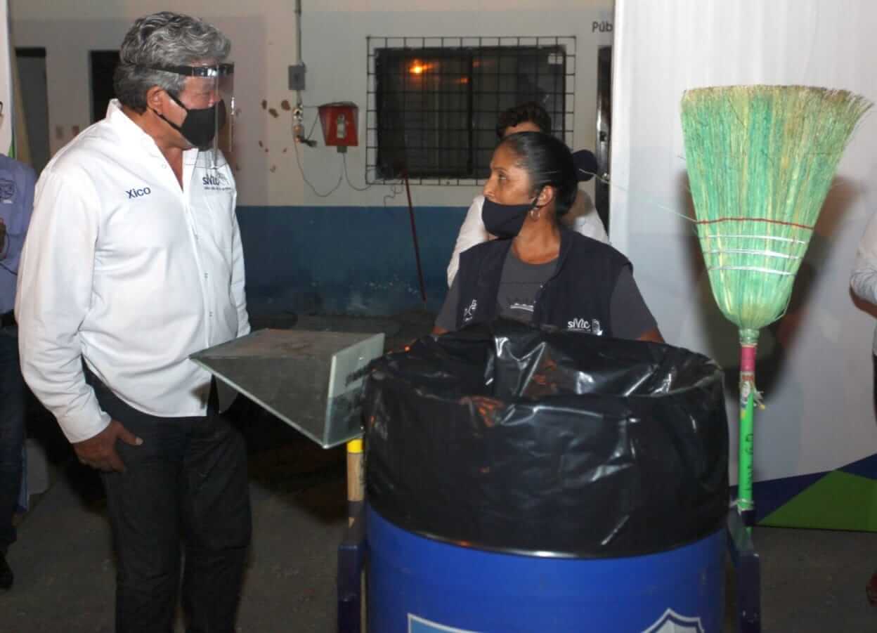 Supervisa Gobierno de Victoria, entrega de equipo a personal de Barrido