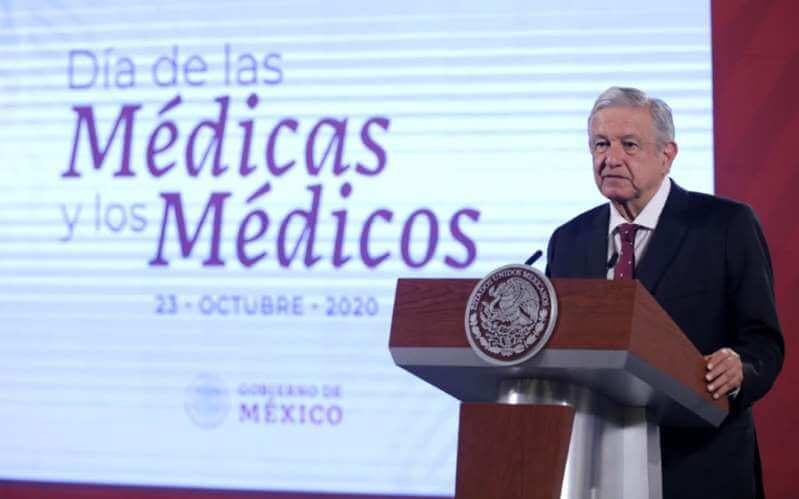Firma AMLO decreto para establecer legalmente el 23 de octubre como el Día del Médico