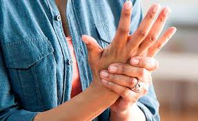 Las mujeres más propensas a la artritis reumatoide