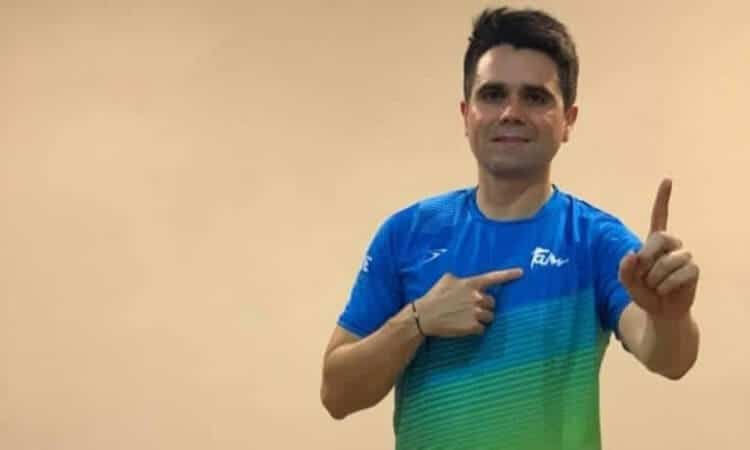 Impulsa Carlos Fernández la activación física desde casa