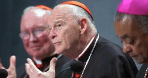Vaticano culpa a prelados por ascenso de McCarrick