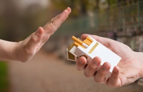 OMS reta a 100 millones de personas a que dejen de fumar