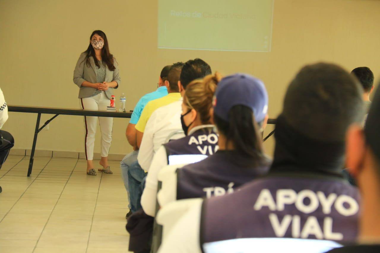 Impulsa Pilar Gómez la protección de peatones