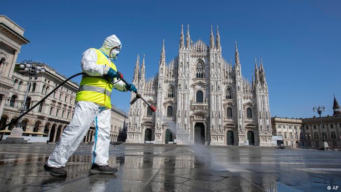 Italia supera los dos millones de positivos actuales de COVID-19