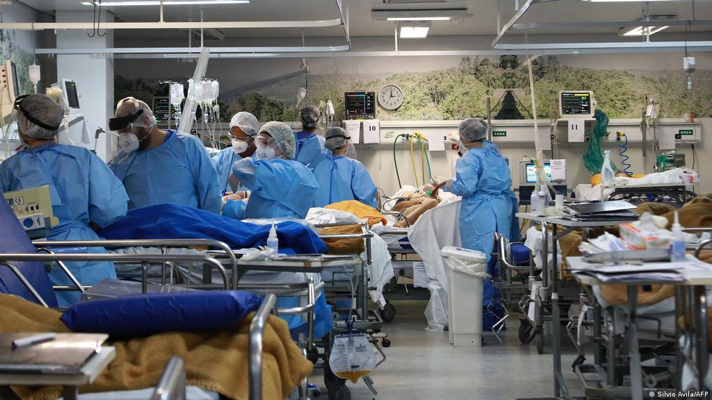 Hospitales al límite en 24 estados de EU por ola de Ómicron