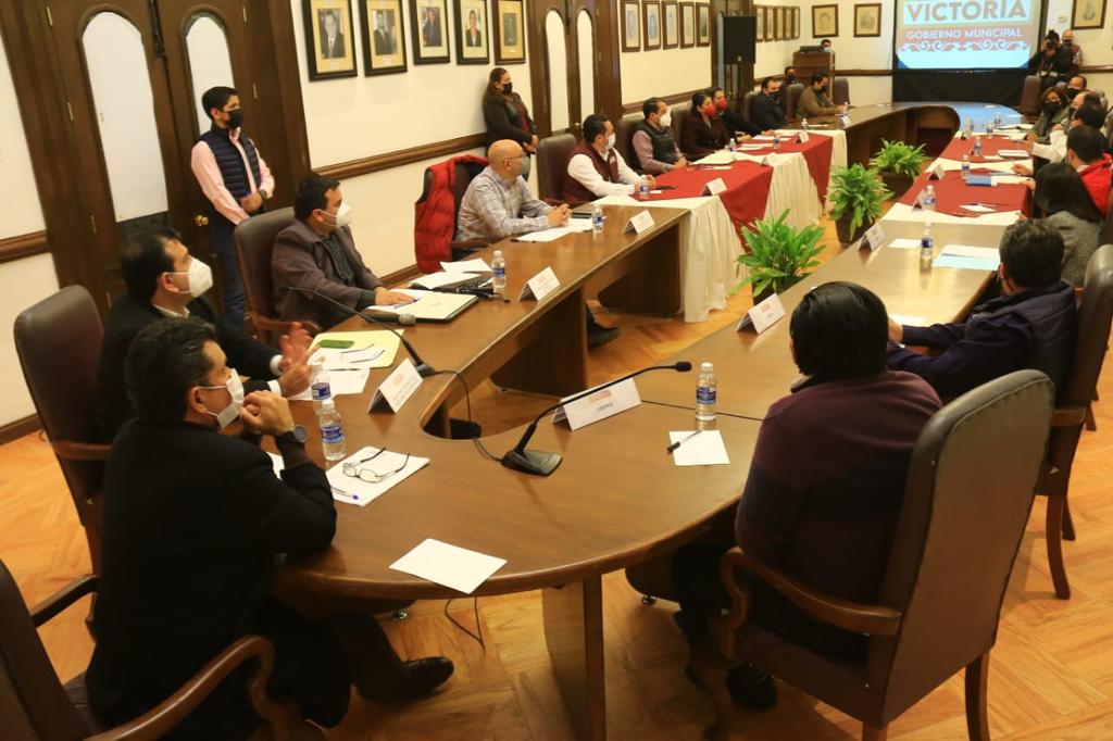Instala alcalde Lalo Gattás Mesa de Salud Municipal