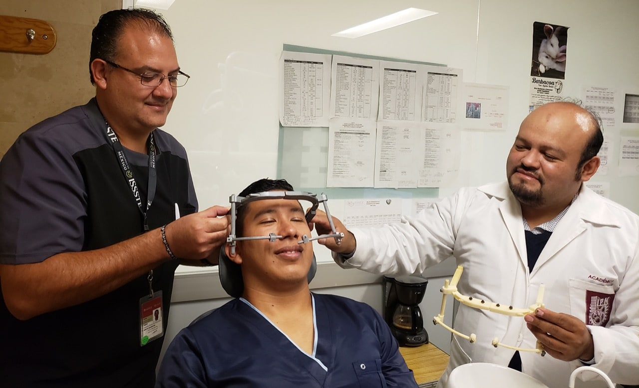 Unen esfuerzos Issste e IPN para tratar pacientes con deformidades craneales
