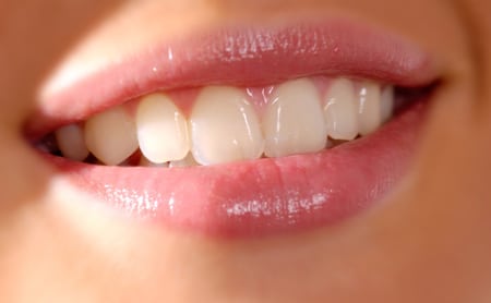 Cómo fortalecer el esmalte de los dientes