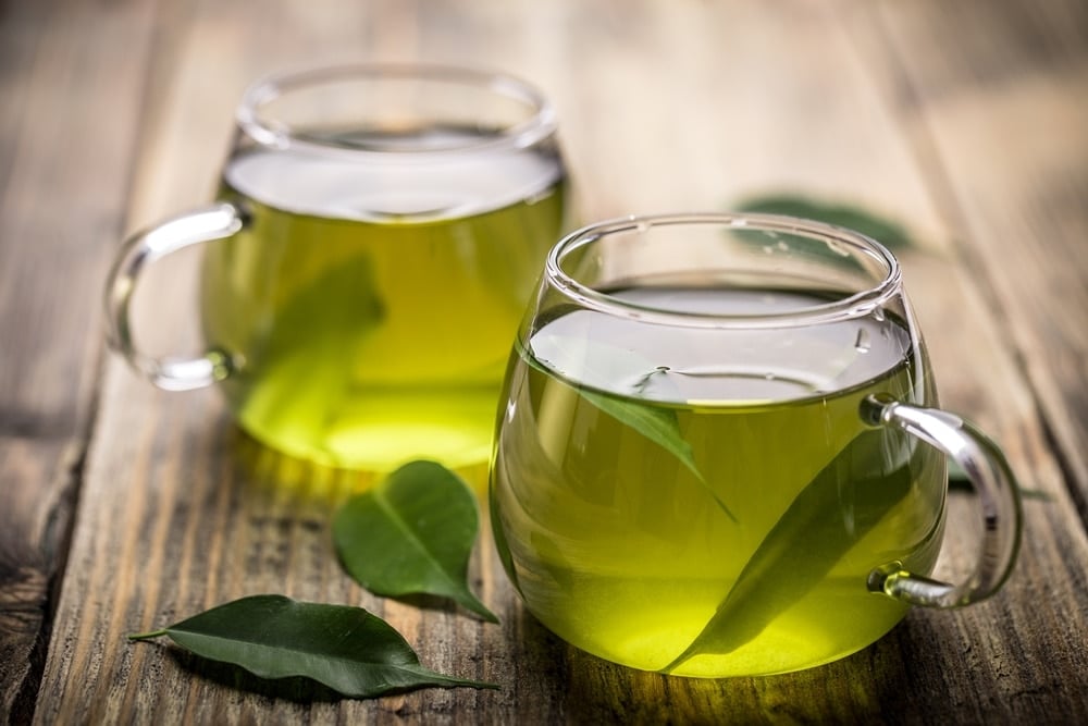 5 beneficios a la salud por beber infusión de hoja santa