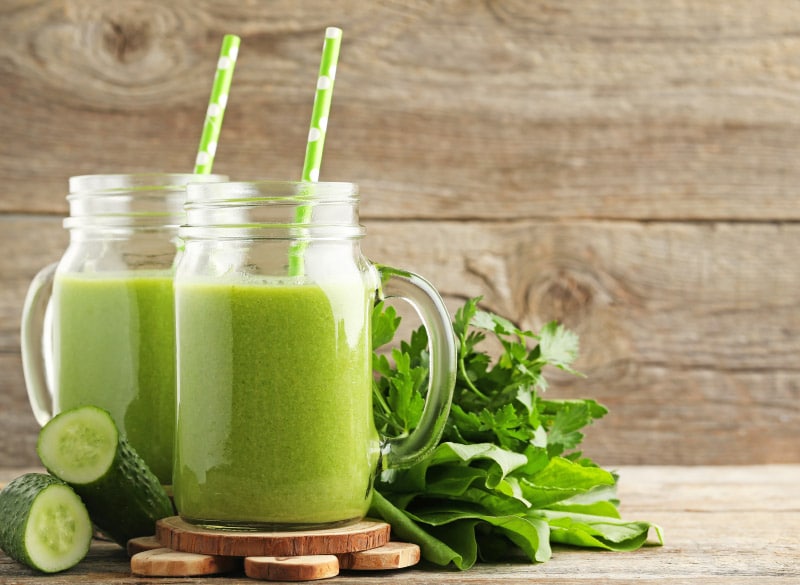 5 beneficios y desventajas de los jugos verdes para la salud
