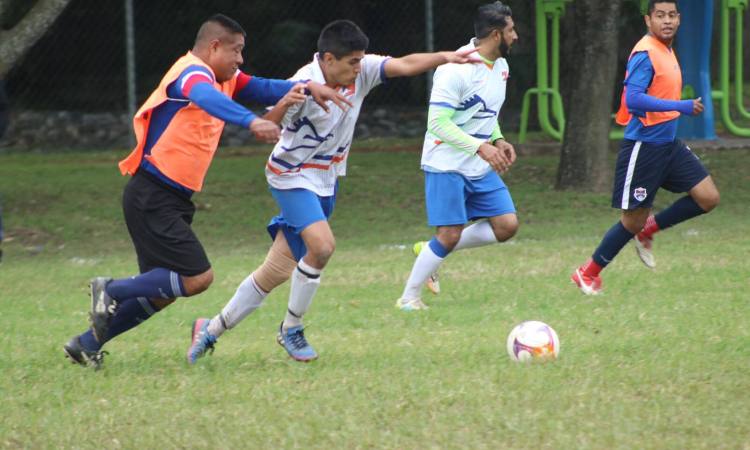 CEN SNTE y León Hernández a la final