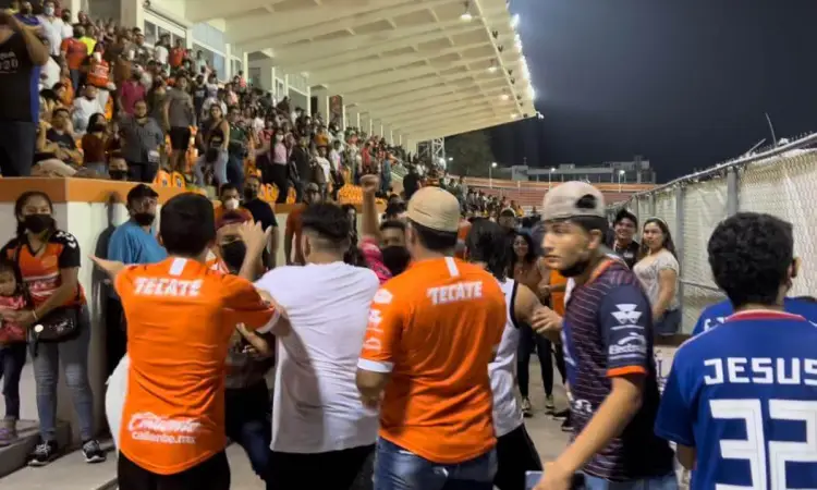 Golpean a mujer en el ‘Corre’ vs Alebrijes