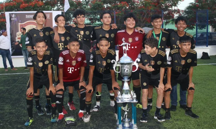 Soto FC levanta la “Orejona”