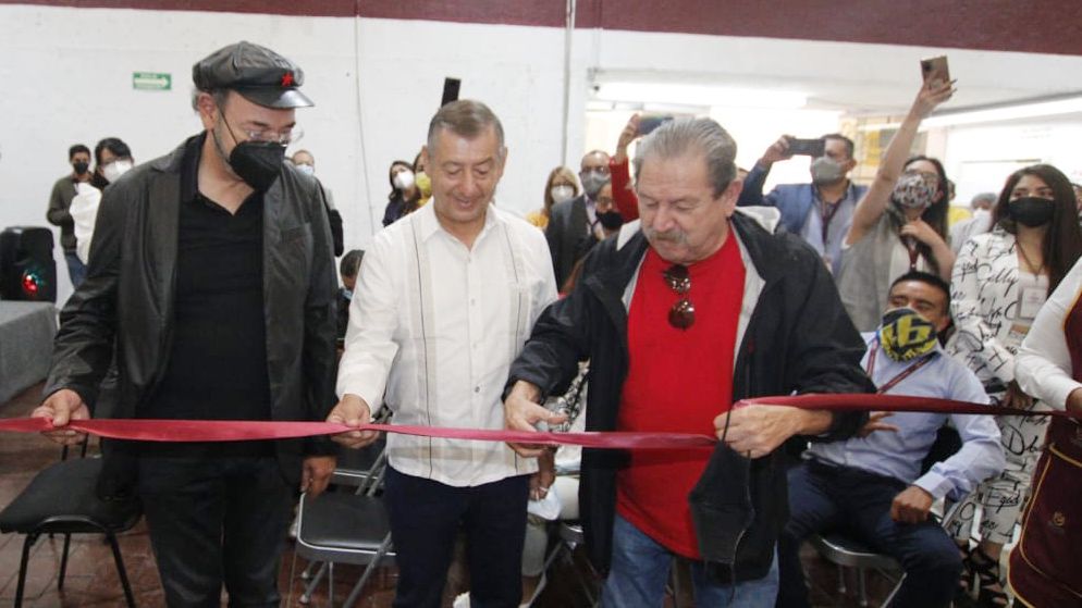 Se inauguran Minilibrerías del FCE en tiendas Superissste