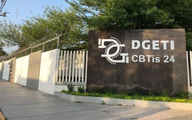 Descartan reforzar protocolos sanitarios en escuelas tras brote de Covid-19 en Cbtis 24