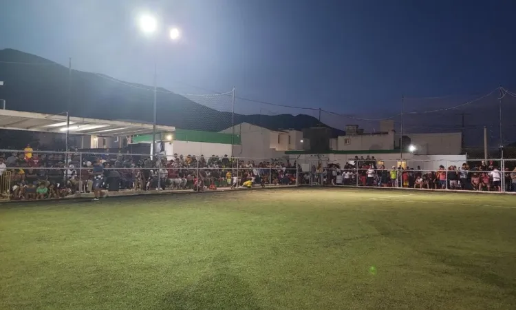 En Semáforo Naranja, abarrotan la Cima Fut-7