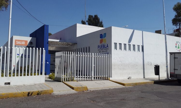 Balacera en centro de vacunación Covid-19 en Puebla deja varios heridos