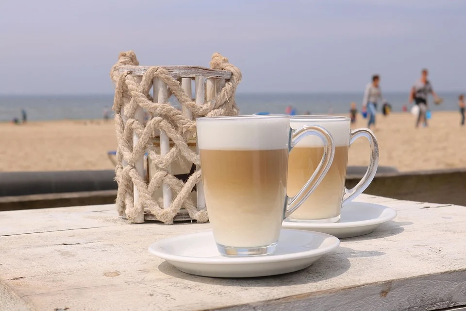 ¿Mito o realidad? El café caliente ayuda a quitar el calor durante el verano