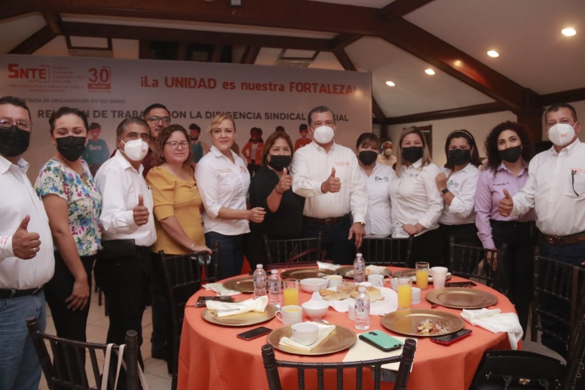 Refrendan maestros de Rio Bravo, unidad e institucionalidad en torno a su dirigencia