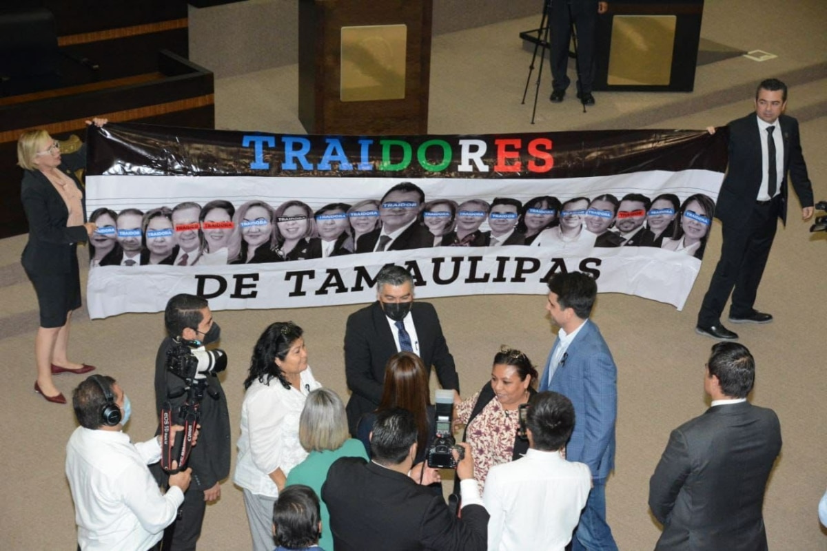 Consuman panistas la traición y aprueban reformas para crear la “super Fiscalia”