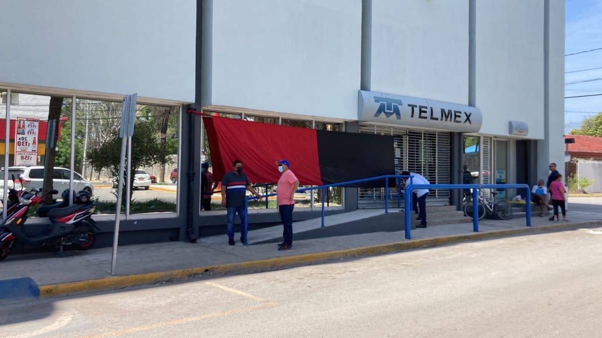 Estalla huelga en Telmex