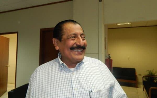 Rescatar la dignidad y el respeto para el maestro, ofrece Arnulfo Rodríguez Treviño