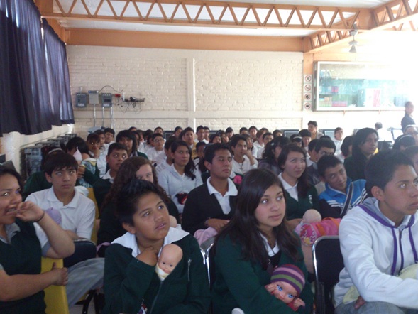 Escuelas no deben reglamentar  Derechos humanos de estudiantes
