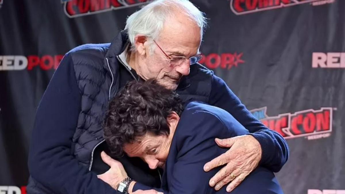 El emotivo reencuentro de Michael J. Fox y Christopher Lloyd, estrellas de “Volver al futuro”