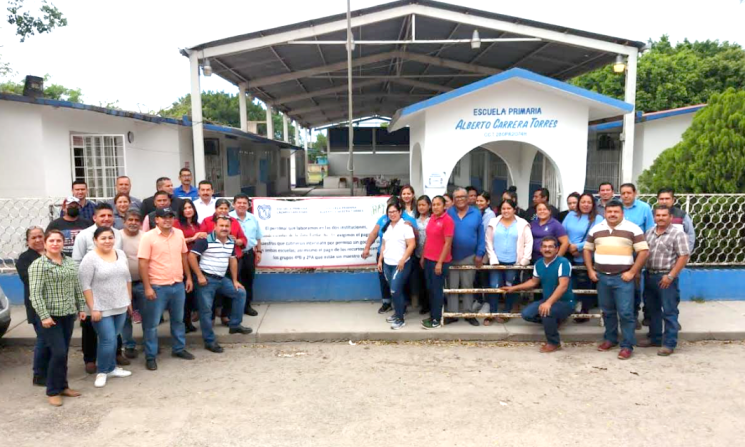 Escuelas de Soto la Marina se van a paro laboral en apoyo a dos maestros a los que se adeuda su pago