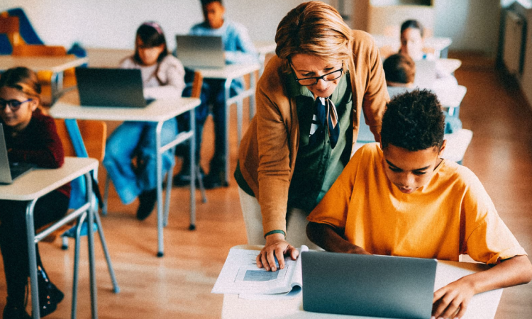 Aprueba Congreso una de cal en favor de los teachers