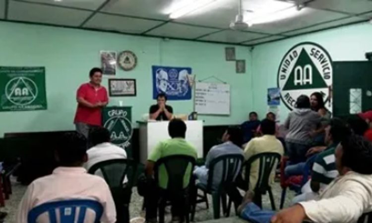 De cada 20 que llegan a AA, solo uno se queda