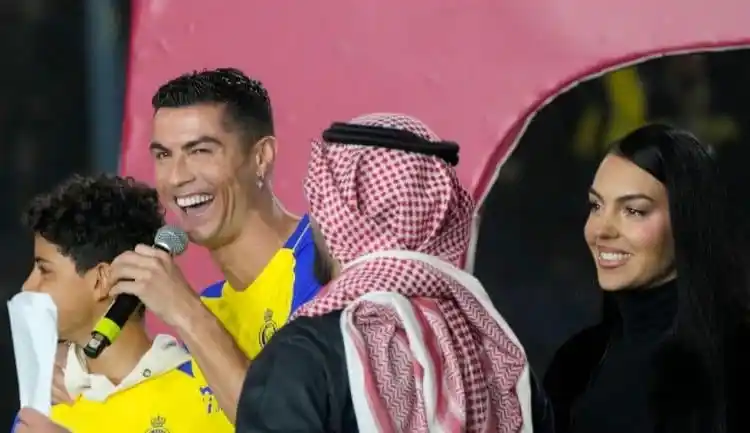 DT DEL NEWCASTLE DESMINTIÓ RUMOR SOBRE EL POSIBLE ARRIBO DE CR7