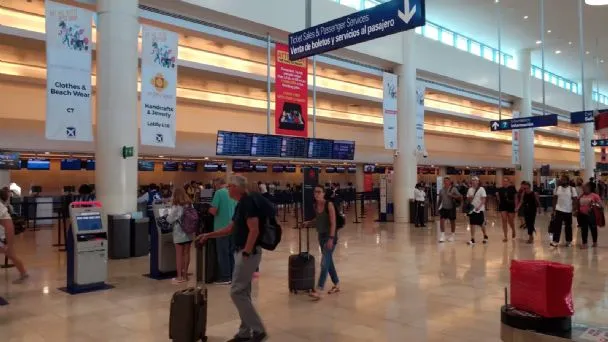 Bulgaria pide explicaciones a México por deportar a 27 turistas en Cancún