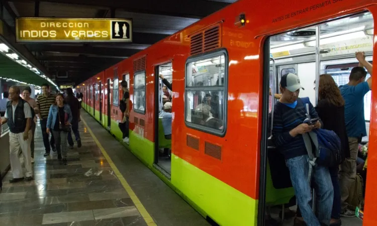 Reanudan la Línea 3 del Metro en CDMX tras choque de vagones