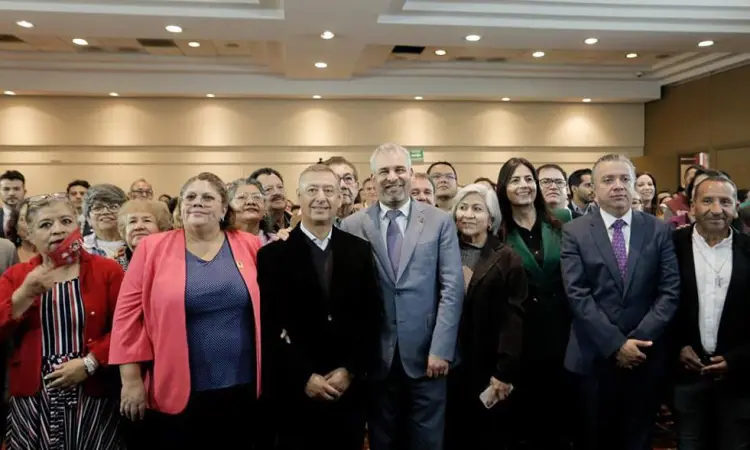 Docentes pensionados de Michoacán contarán con servicio médico del Issste