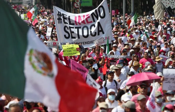 Felipe Calderón invita a marchar este domingo en defensa del INE: «No al Plan B»