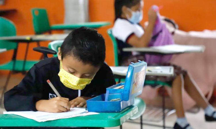 Ordenan a SEP no limitar recursos para Servicio de horario extendido en escuelas