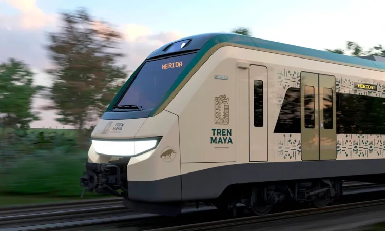 Será una mujer quien conduzca el primer Tren Maya: AMLO